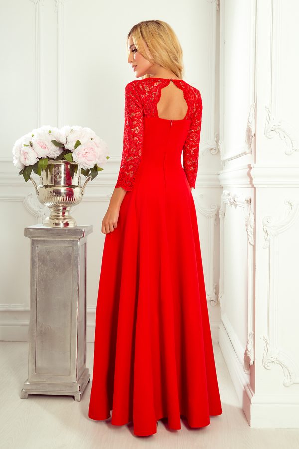 czerwona sukienka z dlugim rekawem