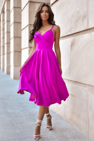 Sukienka midi na ramiączkach fioletowa