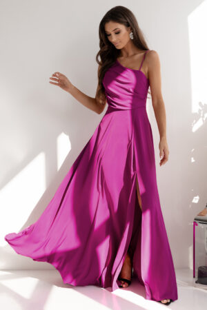 Sukienka maxi z rozcięciem fioletowa