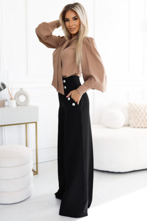 Eleganckie szerokie spodnie z kieszeniami, wysokim stanem i złotymi guzikami - czarne - 496-2-2